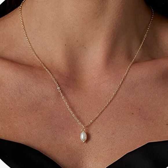 Pearl necklace  - Picture 1 of 1